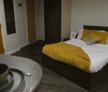 Studio Silver - Photo 6