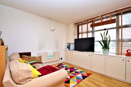 2 bed flat to rent in Chart House, London, E14 - Photo 3