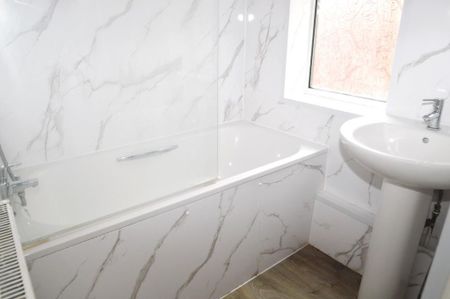 2 bedroom ground floor flat to rent - Photo 5