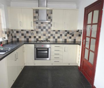 2 bedroom semi-detached house to rent - Photo 5