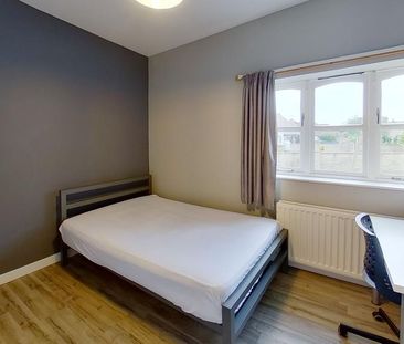 6 bedroom semi-detached bungalow to rent - Photo 6