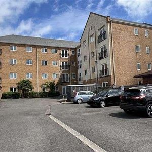 Peelers Gate, Wayte Street, Cosham, Portsmouth, Hampshire, PO6 - Photo 2