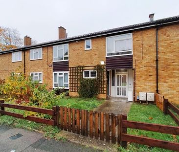 Drakes Drive, STEVENAGE - Photo 2