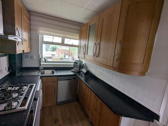 3 bedroom semi-detached house to rent - Photo 1