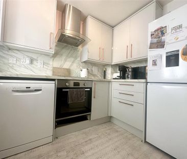 2 bedroom end of terrace house to rent - Photo 5