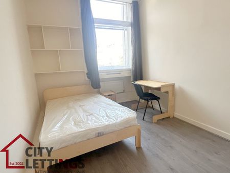 4 Bedroom Apartment - Photo 4