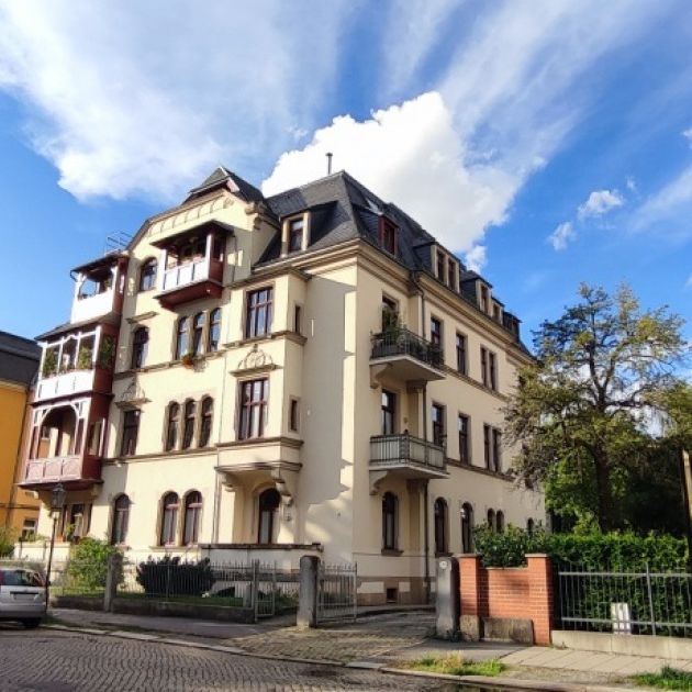 Großzügige 2-Zimmer-Wohnung mit Einbauküche und Balkon in Dresden-Striesen! - Photo 1