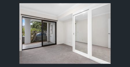 Seabreeze Apartment: Tranquil Coastal Living at Its Finest - Photo 5