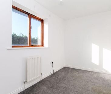 2 bedroom semi-detached house to rent - Photo 3