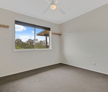 Comfortable 3 Bedroom Home in a Peaceful Location - Photo 6