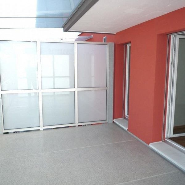 Moderne 3.5-ZW à 68 m² im 1. OG - Photo 1