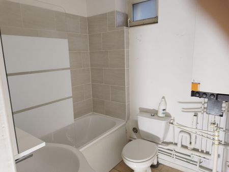 Location Appartement 2 pièces 73m² ELBEUF 76500 - Photo 4