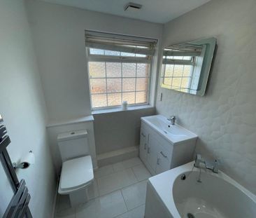 3 bedroom end of terrace house to rent - Photo 5