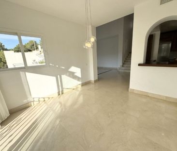 Luxury Semidetached House for rent in Istán, Andalusia - Photo 4