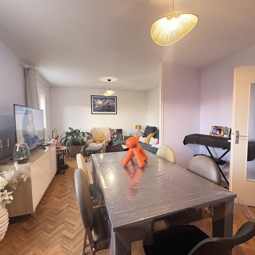 T3 spacieux – 74 m2 avec balcon et garage - Photo 1