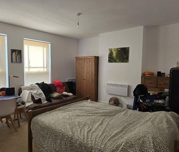 Studio to rent - Photo 2