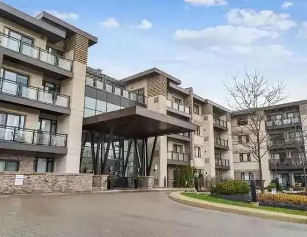 Stylish Boutique Condo! Wyndham Place | 128 Garden Drive, Oakville - Photo 1