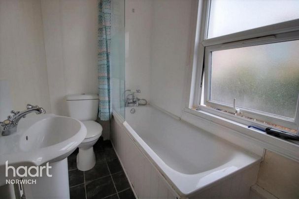 1 bedroom in a house share to rent - Photo 1