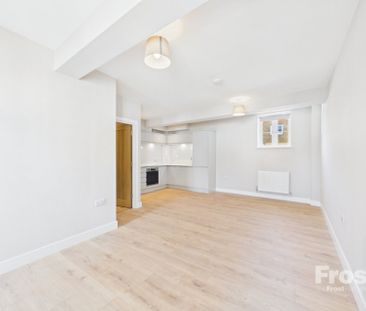 The Courtyard, 73A High Street, Burnham,SL1 - Photo 6