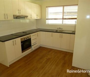 3 BEDROOM HOME DYSART - Photo 5