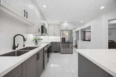 For Lease - 7339 Black Walnut Trail, Mississauga, Ontario - Photo 2