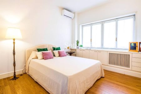 Luminoso appartamento con terrazza - Photo 4