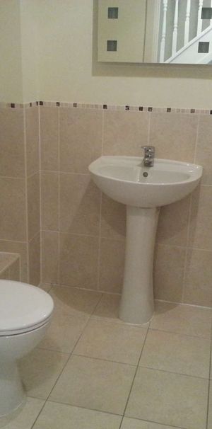 Modern 4-bedroom townhouse near Whiteley Centre Room 3 - Photo 1