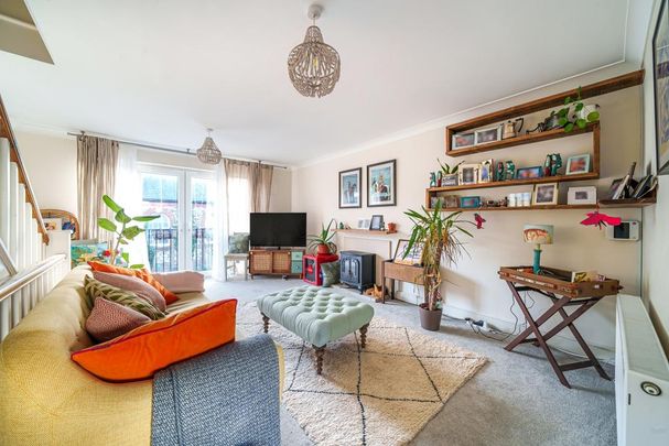 3 bedroom terraced house to rent - Photo 1