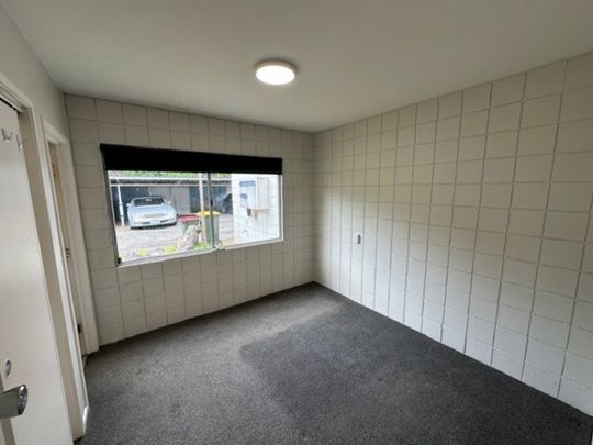 2/17 Woodbine Avenue - Photo 1