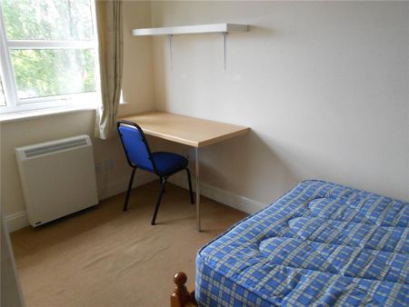 3 bedroom flat to rent - Photo 5