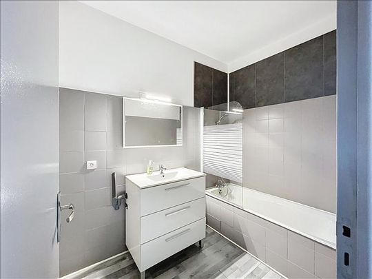 3 pièces - 65 m² - 2ème étage - Colocation non autorisée - Photo 1