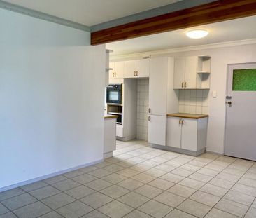 FOUR BEDROOM BRICK HOME - Photo 4