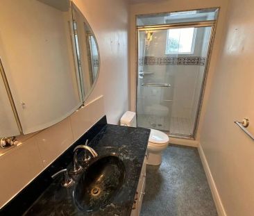 404 TRENT STREET W - Photo 6