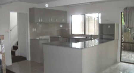 LARGE FAMILY HOME - Photo 4