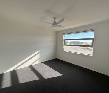 4 Bedroom Family Home With 2 Living Areas - Photo 3