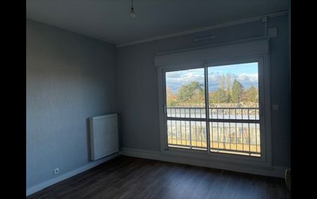 Location Appartement 5 pièces 104 m² La Châtre - Photo 3