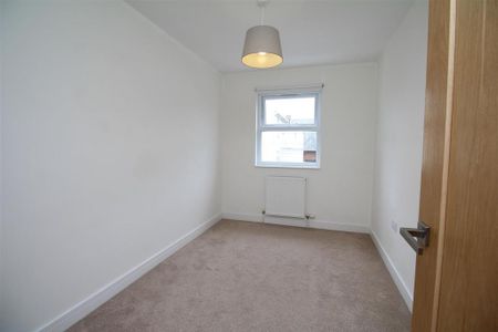 4 bedroom house to rent - Photo 3