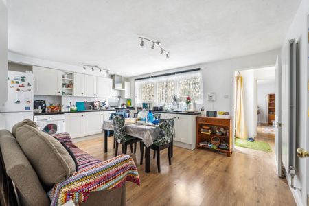 Portland Road, Mitcham, CR4 - Photo 5