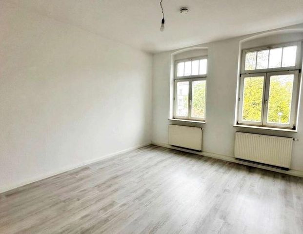 *** Stadtjuwel Zwickau – Stilvolle 2-Raum-Oase mit gepflegter Einbauküche *** - Photo 1