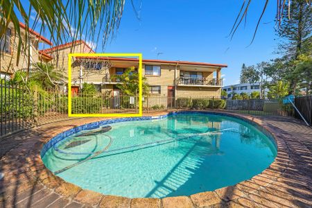 6/4 Christina Court, Mermaid Waters QLD 4218 - House For Rent - $695 | Domain - Photo 2