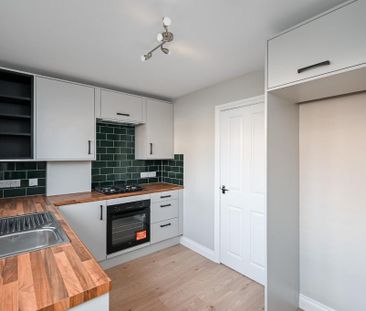 2 bedroom semi-detached house to rent - Photo 5