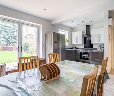 3 bedroom semi-detached house to rent - Photo 3