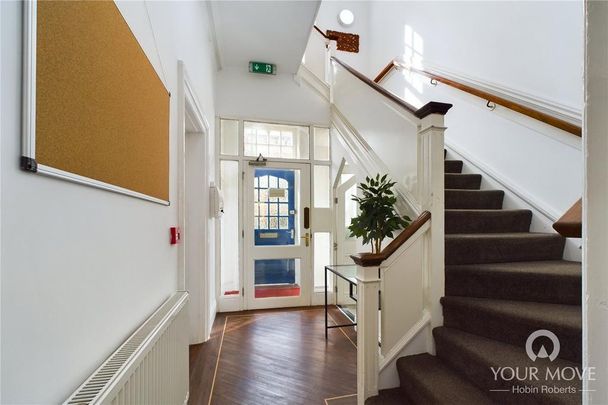 1 bedroom in a house share to rent - Photo 1