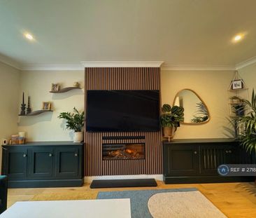 4 bedroom detached house to rent - Photo 4