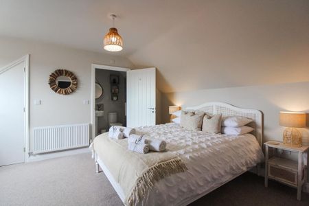 2 bedroom semi-detached house to rent - Photo 4