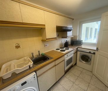 213, Sandown Court, Preston - Photo 2