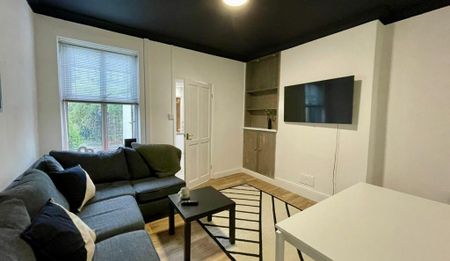 3 bedroom terraced house to rent - Photo 2