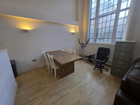 3 bedroom apartment to rent - Photo 3