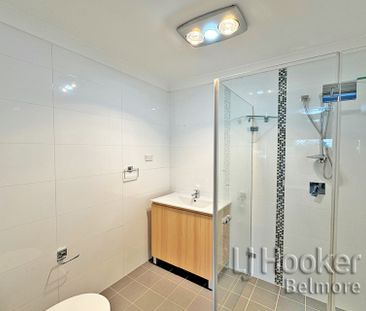 Spacious Four Bedroom Duplex in the Heart Of Greenacre! - Photo 4