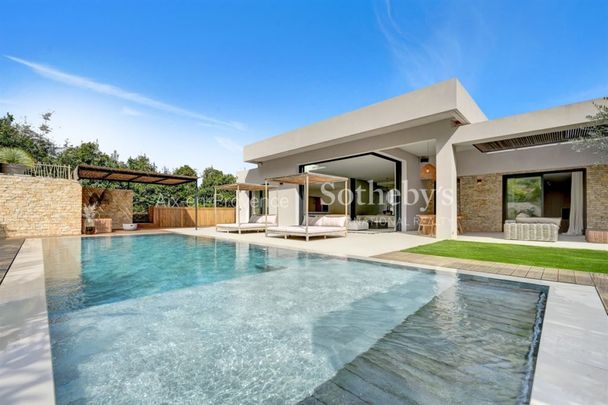 Villa Contemporaine a louer de 350 m² à Ventabren avec piscine – Élégance et Sérénité - Photo 1